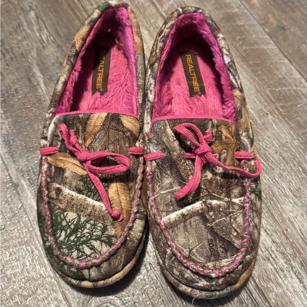 Realtree Pink and Brown Camouflage Slippers